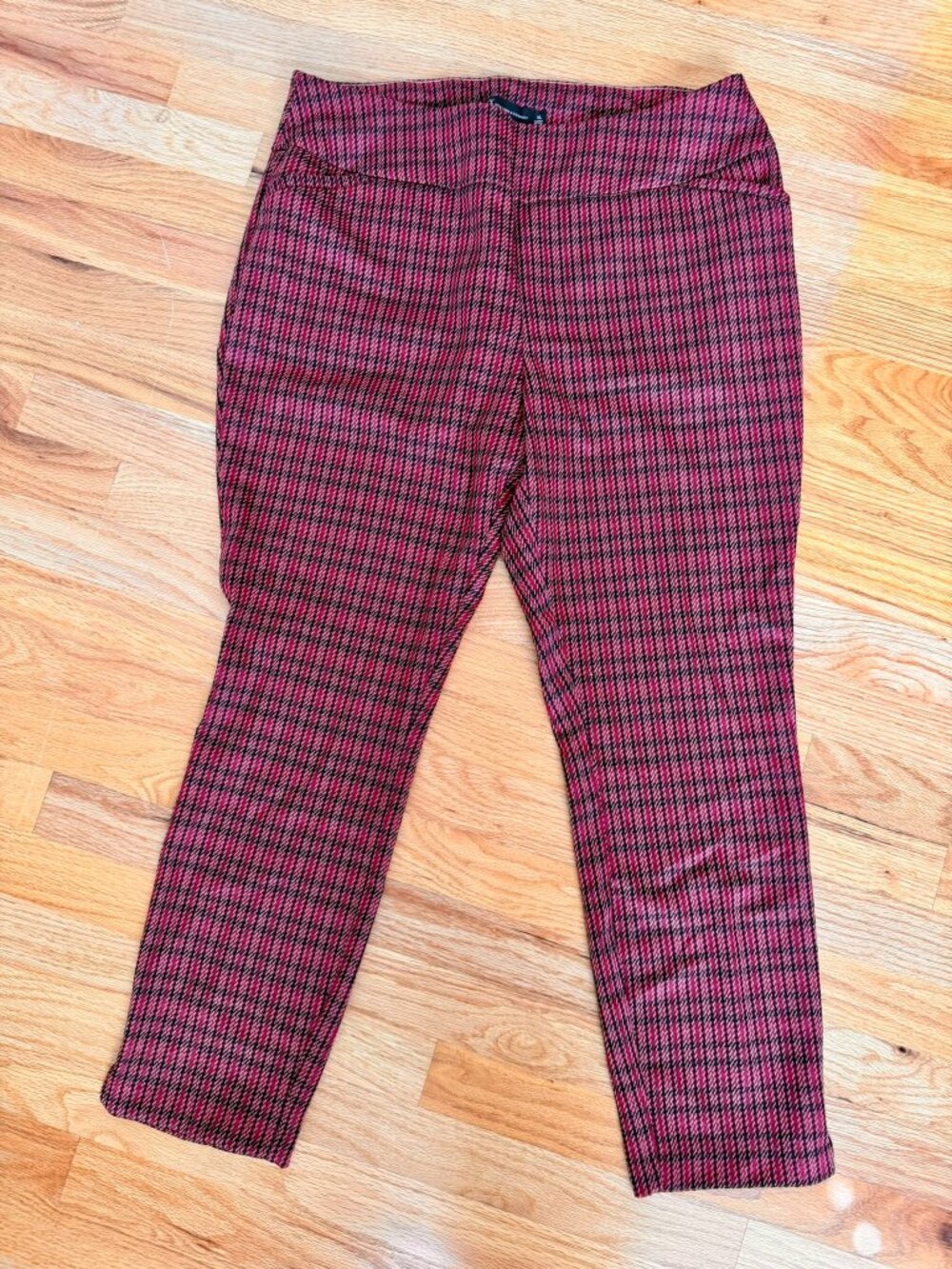 NWT NEW YORK & COMPANY FESTIVE PLAID PULL-ON ANKLE PANTS (SIZE XL)